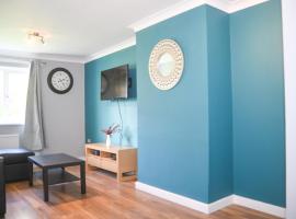 2ndHomeStays -Willenhall-Charming 3-Bedroom Home，位于沃尔索尔的酒店