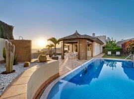 Magnifica Villa Happy Holidays con piscina en los Gigantes，位于圣地亚哥港的酒店