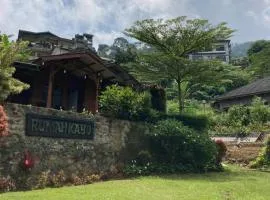 Villa Rumah Kayu