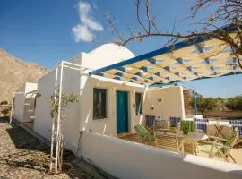 Perissa 2 bedrooms 4 persons cycladic house by MPS