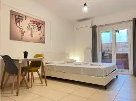 Jacuzzi studio close to athens airport!!