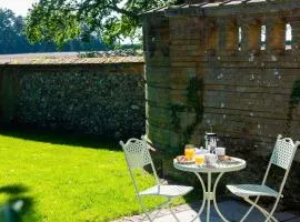 South Lodge East