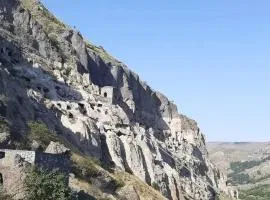 Vardzia Сhachkari