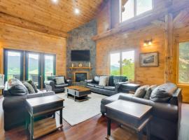 Gatlinburg Vacation Rental with Private Hot Tub!，位于加特林堡的酒店