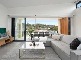 #15 The Ash Apartments Close To Beach Accom Holidays