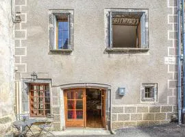 Cozy Apartment In Saint-Chely-D'aubrac