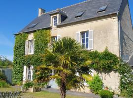 LE CLOS POULAIN Petits gîtes de charme et chambres d'hôtes Familiales au calme proche Bayeux et des plages，位于诺南特的低价酒店
