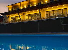 AKROTHEA suites & lounge，位于特里波利斯的酒店