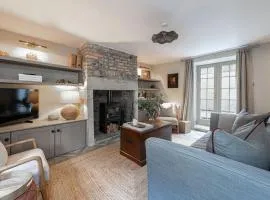 Farriers Cottage-Tranquil Haven, Central Location!