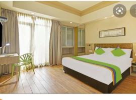 AVR HOTELS，位于古尔冈的酒店