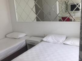 Apostel otel，位于伊斯帕尔的酒店