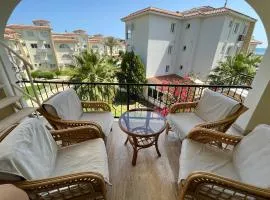 Seaview apartment with roof terrace