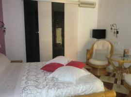 Hotel Gasaqui，位于Ayelo de Malferit的酒店