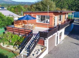 Sounds Good - Waikawa Holiday Home and Berth，位于皮克顿的酒店