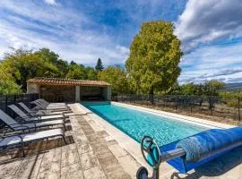 Villa spacieuse avec jardin à Saignon