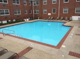 2BR Heritage Hill Apt Long Stay Discount