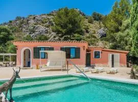 3 bedrooms villa at Port de Pollenca 500 m away from the beach with private pool jacuzzi and garden