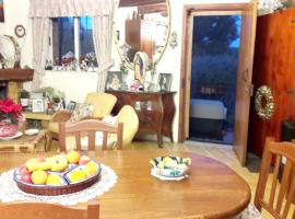 One bedroom house with jacuzzi enclosed garden and wifi at Siggiewi 2 km away from the beach，位于Siġġiewi的酒店