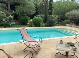 Studio en Provence avec piscine，位于格拉沃松的公寓