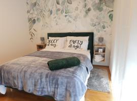 Apartman Tina ***** s jacuzzijem u blizini Parka prirode Papuk，位于Slatina的酒店