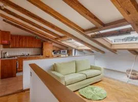 Svevo, rustico centrale con parcheggio a Trieste