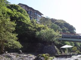 玉仙阁传统日式旅馆，位于长门Motonosumi Shrine附近的酒店