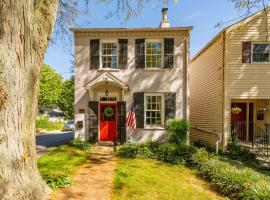 The Walton House - historic 3bd 2 5ba with parking，位于肯尼特斯奎尔的酒店