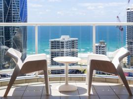 Luxury Ocean View Studio Apartments，位于黄金海岸宽滩露天俱乐部附近的酒店