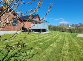 Family-friendly house close to Aarhus，位于Galten的酒店