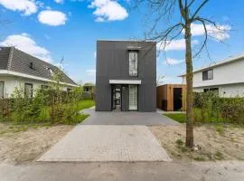 Amazing villa in Zeewolde with terrace