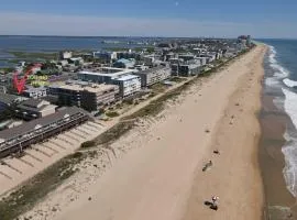 Sunny Beach Getaway A1 Ocean Block Walk to Beach