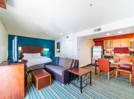 Metro PHX STUDIO QUEEN UPSTAIRS sleeps 4 modern design best amenities
