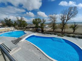 Bavaria Blu Hotel and Conference Centre，位于马马亚的豪华型酒店