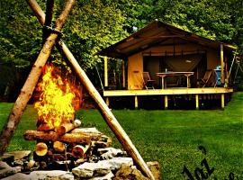 Lodge Bois et Toile avec Vue，位于杜萨尔的酒店