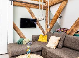Authentic apartment in farmhouse near Amsterdam，位于Ilpendam的酒店