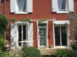 chambre pour 2 personnes，位于Sablons的住宿