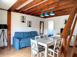 S Pinède 01 Villa duplex 2 chambres dans résidence familiale avec piscine，位于苏斯通的酒店