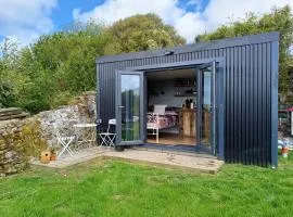 Rhubarb Hut, set in the beautiful Cornish Countryside