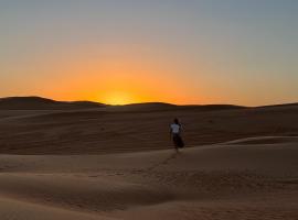 Delight Desert Camp，位于Al Wāşil的带停车场的酒店