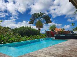 Villa Cocon Bleu , plage à pied !，位于圣吕斯的带按摩浴缸的酒店