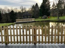 Blackbrook Lodge Cabin，位于Turnditch的酒店