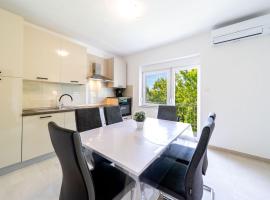 Blagdan apartments，位于Palit的酒店