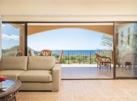 Vida de la Paz 4 - Oceanview Condo, 2BR, just remodeled, Playa Prieta，位于波特雷罗的酒店