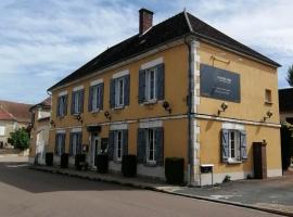 LOGIS Hôtel & Restaurant Le Soleil D'or，位于蒙蒂尼雷斯的酒店