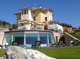 宁静度假村，位于Romeno的酒店