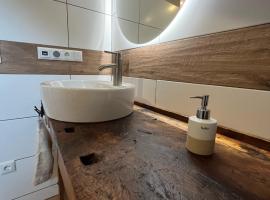 Lochhof Zwei - Eifelurlaub mit Farmcharme，位于黑伦塔尔的酒店