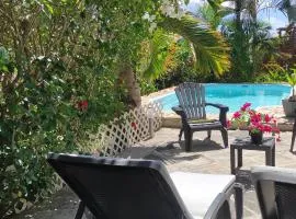 bungalow tout confort avec piscine à 5 mn de la mer