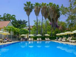Riverside Garden Resort，位于凯里尼亚的酒店