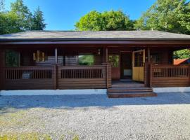 3-Bed Lodge - Sleeps 7 - Hot Tub - Pet Friendly，位于斯基普顿的酒店
