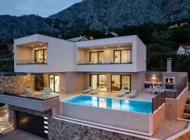 Villa Una with heated pool, 1km from the beach